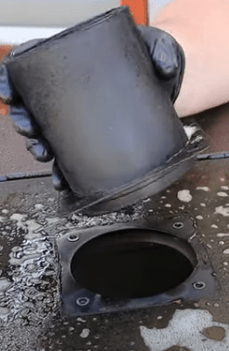Spray degreaser on the chimney lid